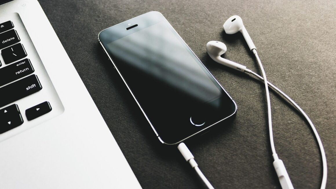 Headphone Harmony: Decoding Sound For Every Ear 4 g5e1c6d154e8481bfb851e1c4b81138a0d42e8d6d71d03f6f3b53d43137d7a0ca37f6f98c9ba90634683491b24239e1ba2e9a175006b25b0b3cbe809cf6f31763 1280